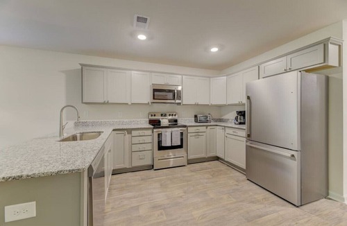 Columbia Villa | A Sunny & Stylish 4BR/3BA w King Beds & WiFi