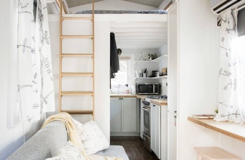 Riverland Terrace House | A sweet & private tiny house in an awesome neighborhood, with a ton of amenities