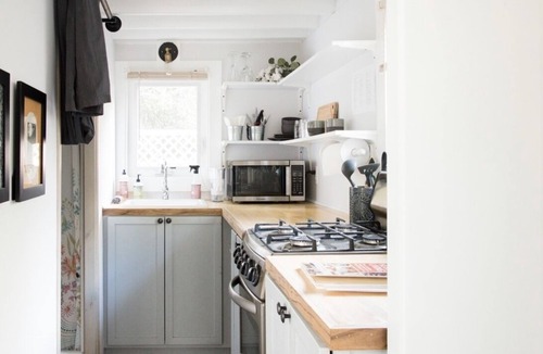 Riverland Terrace House | A sweet & private tiny house in an awesome neighborhood, with a ton of amenities