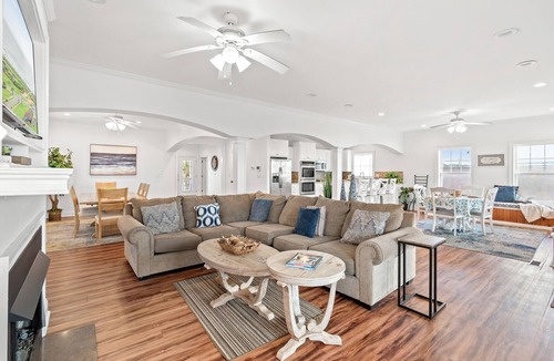 Atlantic Beach House | Allen House - 2nd Row Home in Atlantic Beach - 6 Bedrooms w/Private Bathrooms. *Unobstructed Ocean Views*