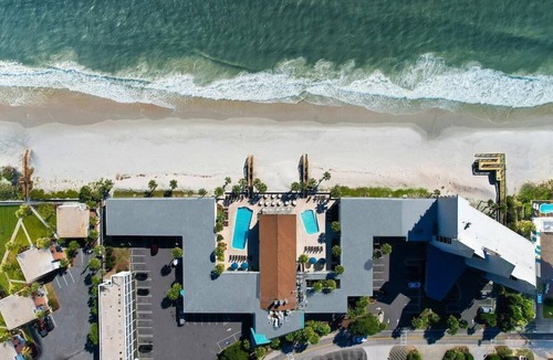 Litchfield by the Sea Apartment | Attractive Oceanfront King Room 5th Flr