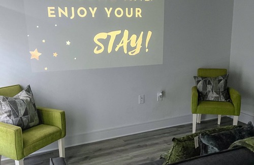 Summerville Apartment | Aurora Resort- WiFi + Free bottle of Wine