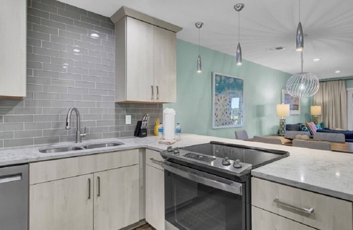 Pelican Bay Condo | Award-Winning Resort Amenities | Mariners Walk 9C