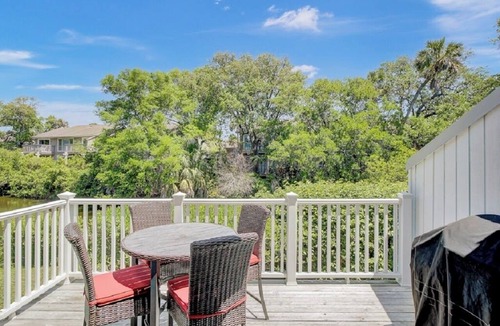 Isle of Palms Condo | Award-Winning Resort Amenities | Racquet Club 2