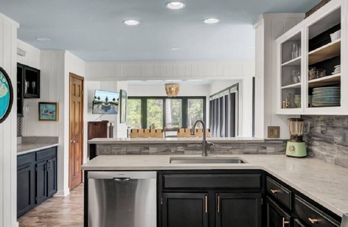 Twin Oaks Condo | Award-Winning Resort Amenities | Racquet Club Villa 37