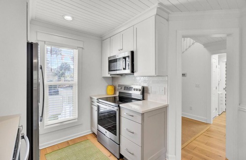 Twin Oaks Condo | Award-Winning Resort Amenities | Racquet Club Villa 35