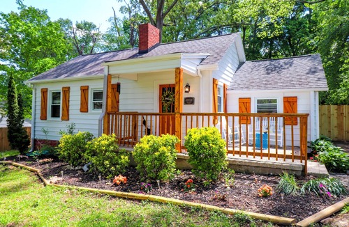 Greensboro House | Azaleas Cottage: Pet-Friendly, Close to Coliseum, UNCG, Downtown