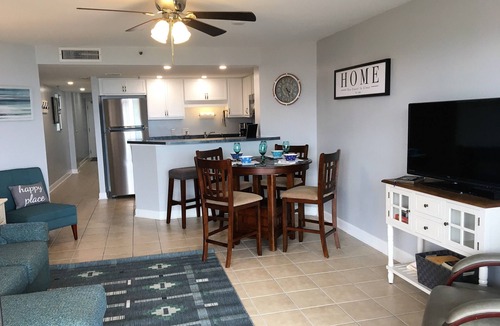 Myrtle Beach Condo | Beach-Pools-Relaxing-King Bed-Clean-Comfy-WiFi