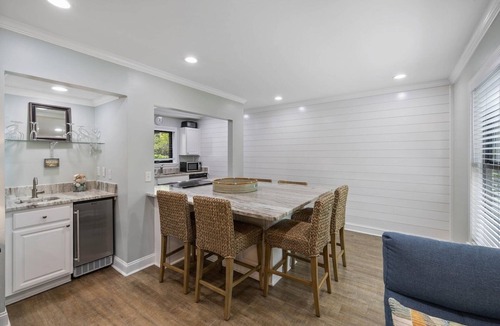 Tarpon Pond Condo | Beach Retreat- Bikes, Golf, Pickleball, Tennis & Equestrian - 2 bed 2bath villa