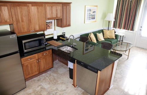 Tybee Island Apartment | Beautiful 1 Bedroom Garden Unit. Just steps from the beach. NO HIDDEN FEES
