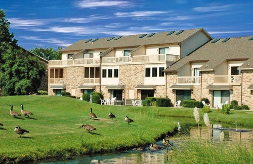 Surfside Beach Apartment | Beautiful 2 bedroom unit at resort, sleeps 6