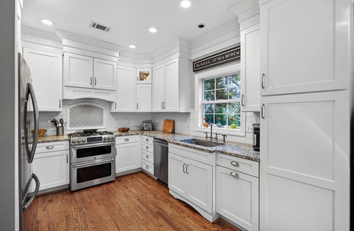 Vanderhorst Plantation House | Beautiful 3BR Kiawah Dog Friendly Home!
