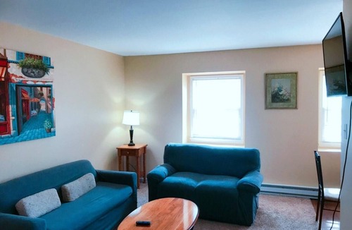 Greensboro Apartment | Beautiful apartment in Historic Downtown area, perfect for long term stays
