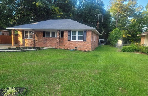 Sumter House | Beautiful Escape-Sleeps 12-Patio-Games-Relax