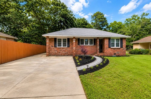 Sumter House | Beautiful Escape-Sleeps 12-Patio-Games-Relax