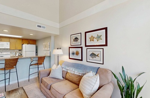 Ocean Ridge Condo | Beautiful home with natural light, lagoon views - Community Hot tub & Pool