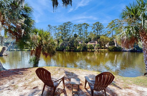 Ocean Ridge Condo | Beautiful home with natural light, lagoon views - Community Hot tub & Pool