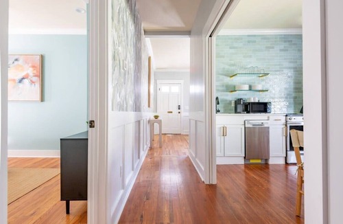 Westside House | Beautiful King Street 4 Bedroom! 30 Day Rental
