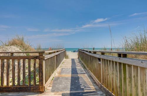 Arcadian Shores House | Beautiful Lakefront Condo: Easy Walk to the Beach!