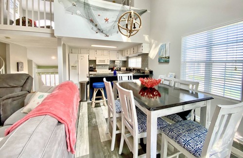 Arcadian Shores Condo | Beautiful & Luxurious Three-Story Myrtle Beach Villa * Close to Sandy Beach*