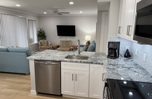 Folly Field Condo | Beautiful! Ocean View 2BR 2BA Villa - Steps from Beach