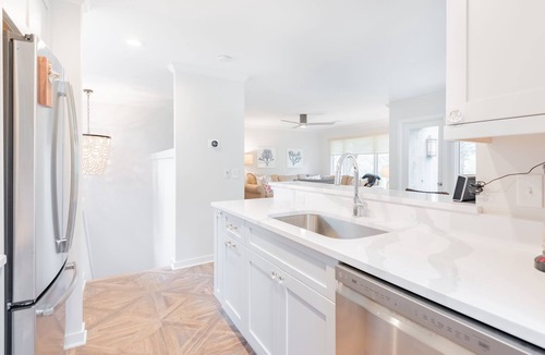 West Beach Village Villa | Beautiful reno, central, to beach and golf