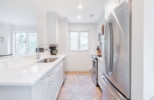 West Beach Village Villa | Beautiful reno, central, to beach and golf