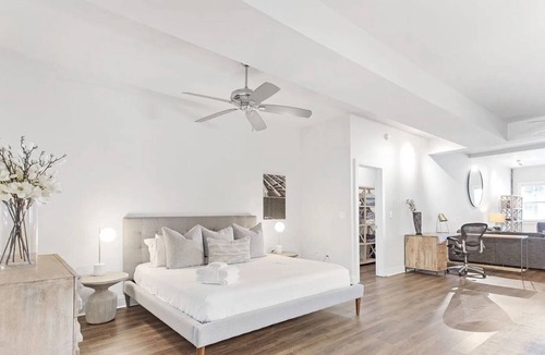 Harleston Village Apartment | Beautiful studio, walking to everything in downtown historic Charleston