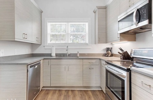 Harleston Village Apartment | Beautiful studio, walking to everything in downtown historic Charleston