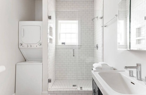 Harleston Village Apartment | Beautiful studio, walking to everything in downtown historic Charleston