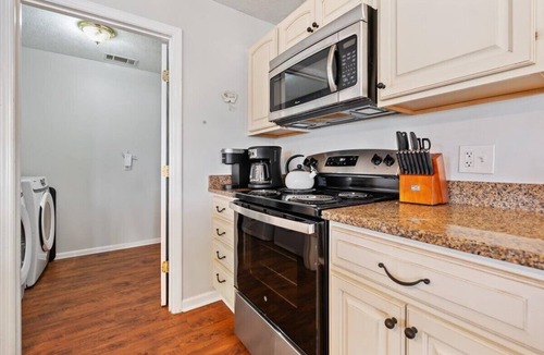 Tybee Island House | Beautiful Views, Private Location, Short Walk to the Beach, Bird Watching