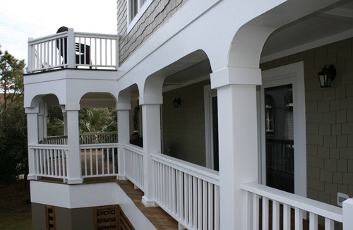 Folly Beach House | Beautiful wraparound porches & easy walk to the beach
