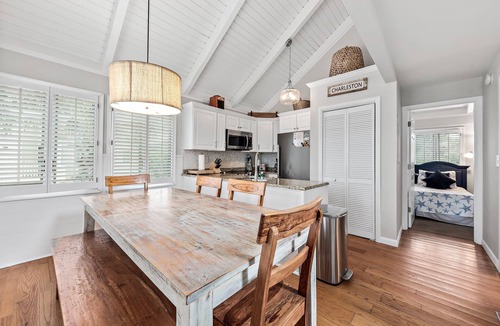 Seabrook Island Cottage | Beautifully Decorated Sealoft! Lagoon Views! Walk to Beach/Sealoft Pool! Amenity access included!