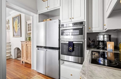South of Broad House | Beautifully furnished Charming single South of Broad. Ideal Location w/parking