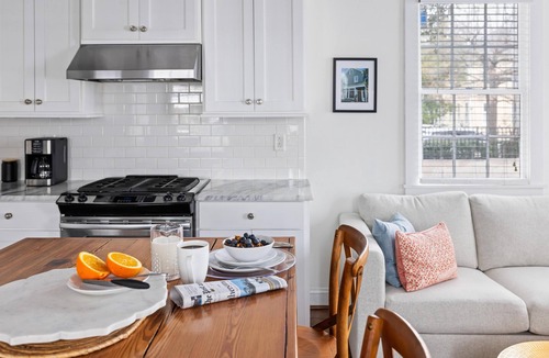 Cannonborough Elliotborough Condo | Beautifully restored historic condo in Elliotborough +Parking included