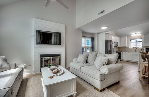 Surfside Beach House | Beautifully Updated 3BR Surfside Beach Townhouse-Master on Main-2blks to beach-Golf Cart Included Free!
