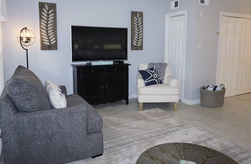 The Cottages House | Beautifully Renovated and Updated Beach Villa - Barefoot by the Beach