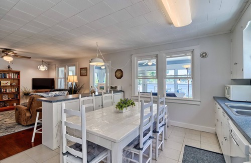 Liberty Hill House | Beaver Creek Bungalow- Boat Ramp/Dock, WiFi, Single Level