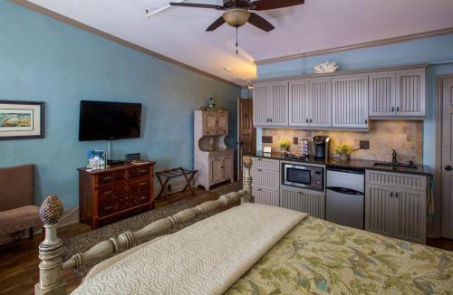 Charleston Historic District House | Best Location - On Market St in Historic Downtown