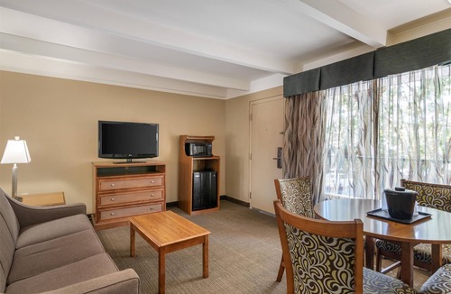 West Ashley Hotel | Best Western Charleston Inn