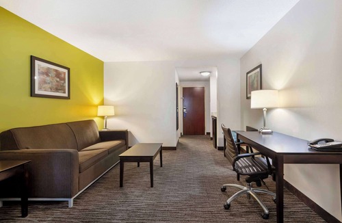 Ladson Hotel | Best Western Magnolia Inn And Suites