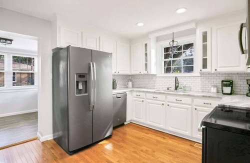 Charleston House | Billfish Bungalow - 4 mi to downtown & 6 mi beach