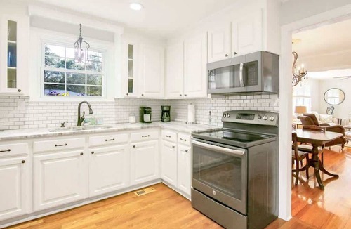 Charleston House | Billfish Bungalow - 4 mi to downtown & 6 mi beach