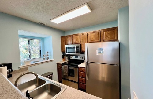 Saint Helena Island Condo | Birdie`s Beach Club Villa (resort cards available)