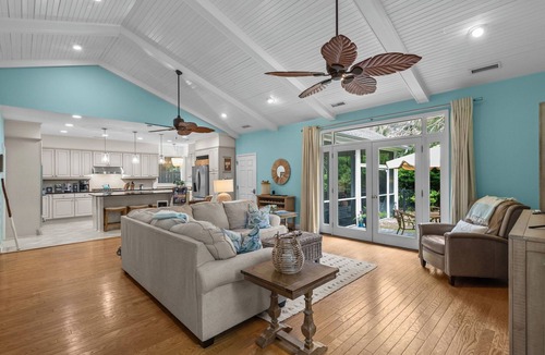 North Litchfield Beach House | Blue Crab Trap, charming 3 bd home with outdoor entertaining in Pawleys Island