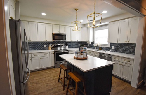 Southmont House | Blue Heron Haven - Ultimate Lake Escape: Lake bouncer, Arcade, Kayaks, Hot Tub