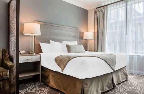 Downtown Charleston Resort | Bluegreen's King 583 Resort - Studio – Charleston Charm Meets Modern Luxury