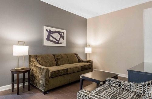 Cannonborough Elliotborough Resort | Bluegreen's King 583 Resort - 1 Bd. – Historic Charleston with a Modern Twist