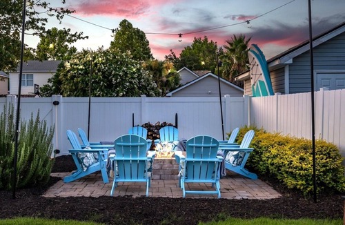 Bluffton House | Bluffton 3BR Home w/Hot Tub & Fire Pit Near Old Town, Family-Friendly
