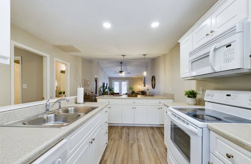 Augusta House | Bohemian Bungalow: 2BR Townhome